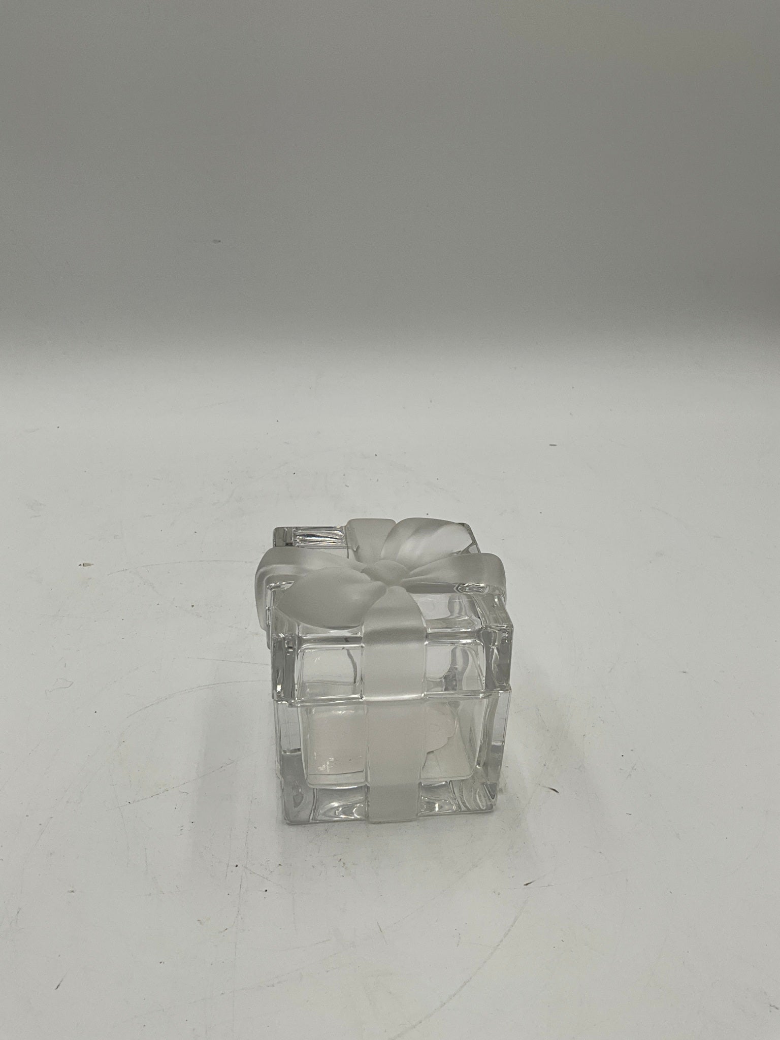 Tiffany Bow Glass Box
